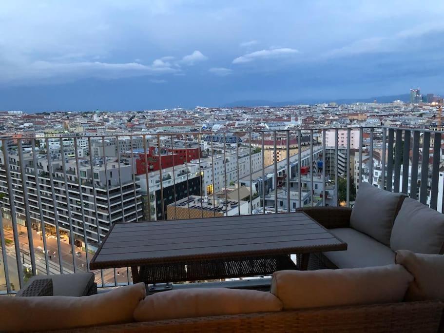 Апартаменты Stunning View Over Vienna In City Center Экстерьер фото